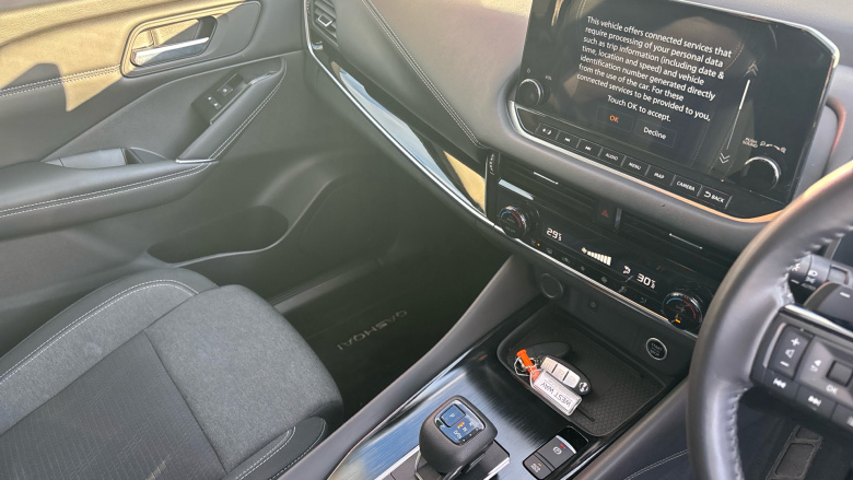 Nissan Qashqai 1.3 DiG-T MH 158 Premiere Edition 5dr Xtronic Petrol Hatchback